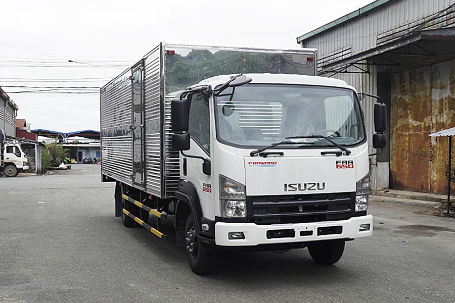Xe tải Isuzu thùng kín (tải trọng 5.75 - 6.25 tấn) FRR90NE4
