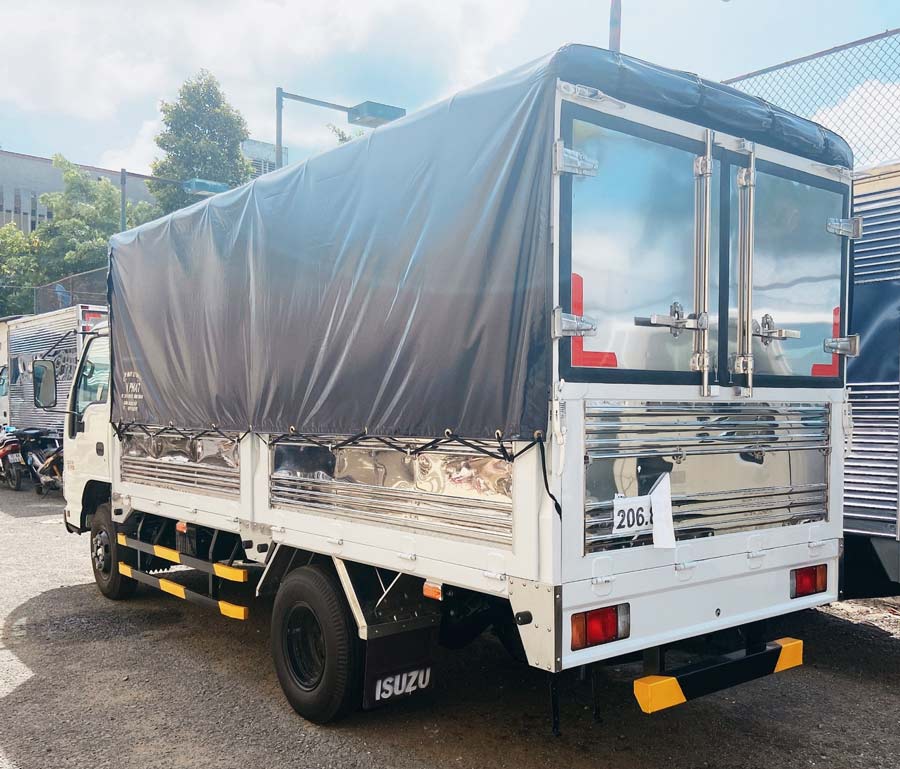 Xe tải Isuzu QKR 270 thùng khung mui bạt